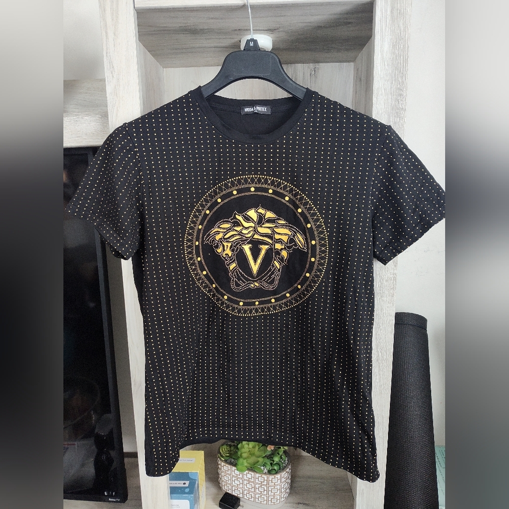 Black and Gold Unisex Shirt SZ XXL, Pit To Pit 21" Inches